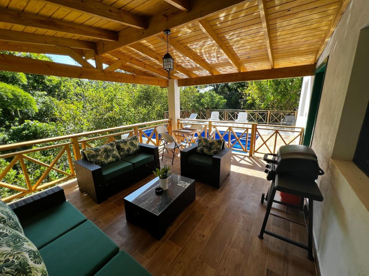 Villa Unter Palmen Jarabacoa Exteriör bild