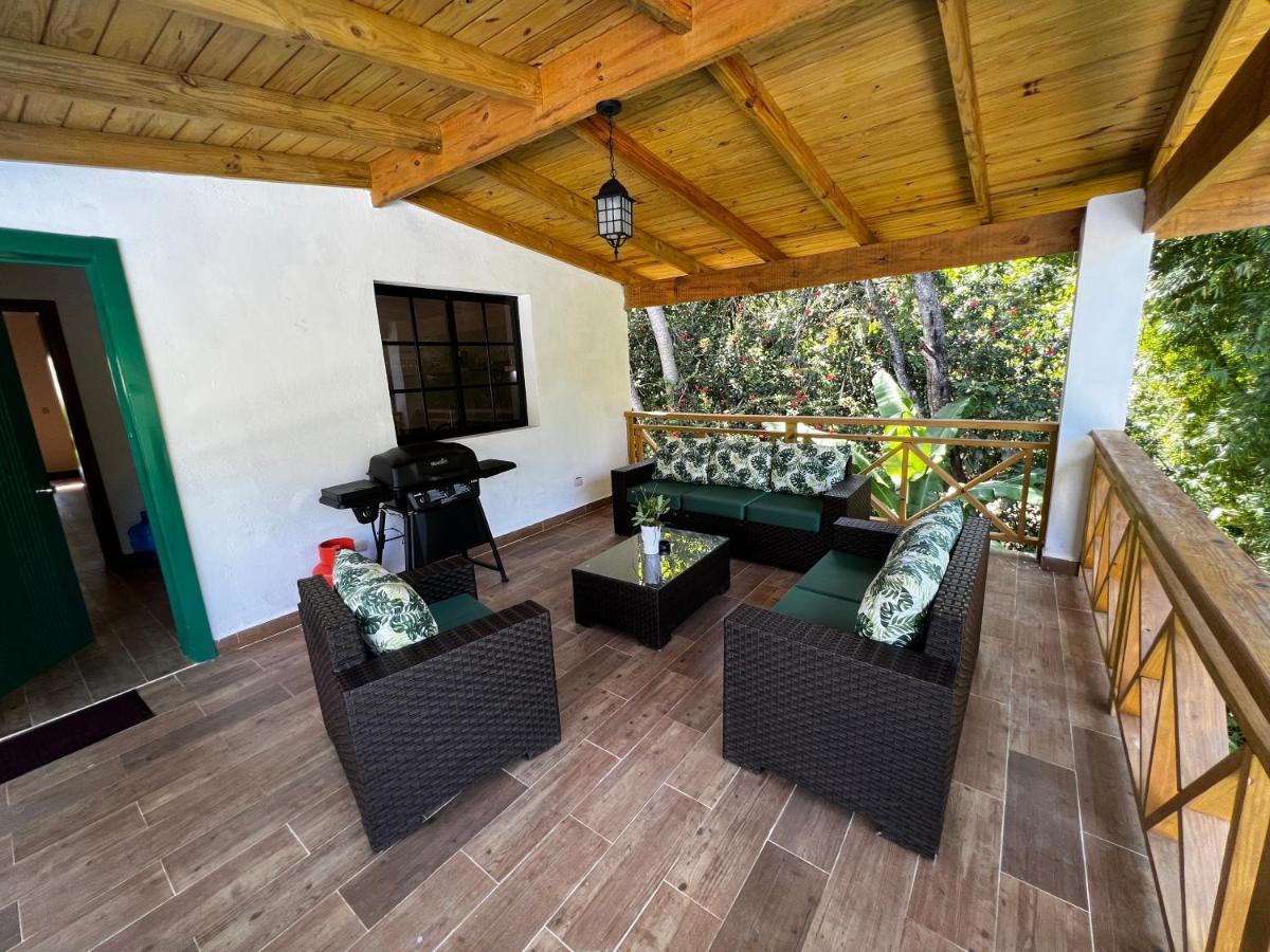 Villa Unter Palmen Jarabacoa Exteriör bild